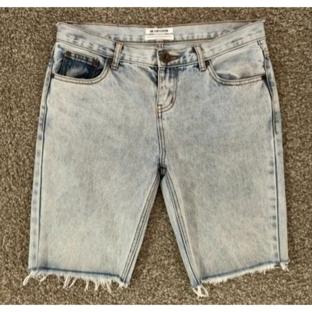 One Teaspoon Light Wash Denim Bermuda Shorts‎ Raw Hem Distressed Size 27 L2